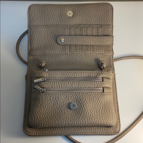 Colab Crossbody - Picture 2 of 3